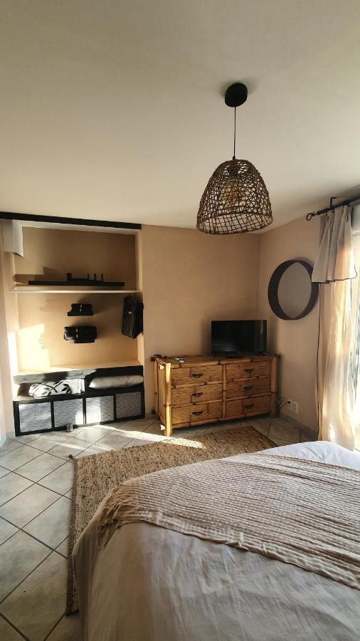 Bed and Breakfast Le Coup De Foudre Le Molay-Littry Exterior foto